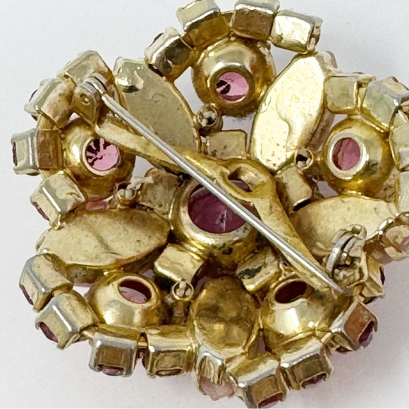 Beautifully Rose Quartz Pink Rhinestone Brooch Pin - Picture 7 of 10